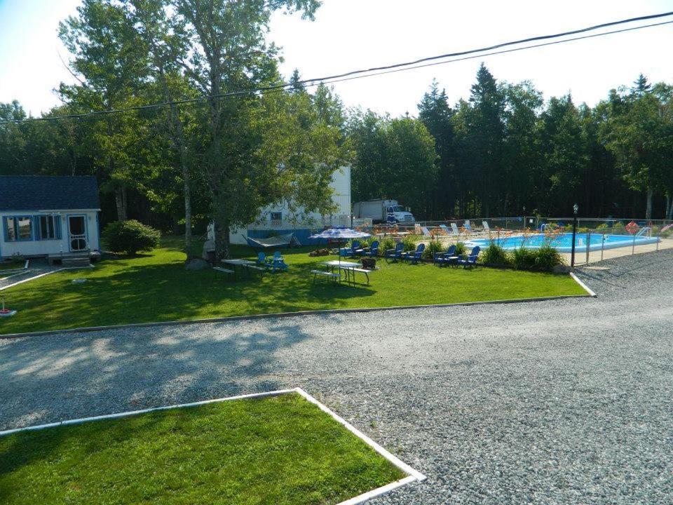 Belle Isle Motel Trenton Exterior photo